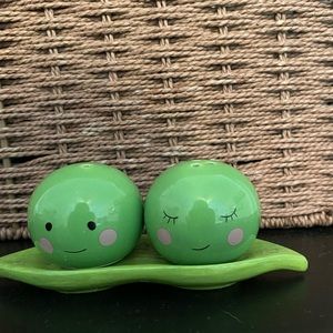 Two peas in the pod salt and pepper shakers